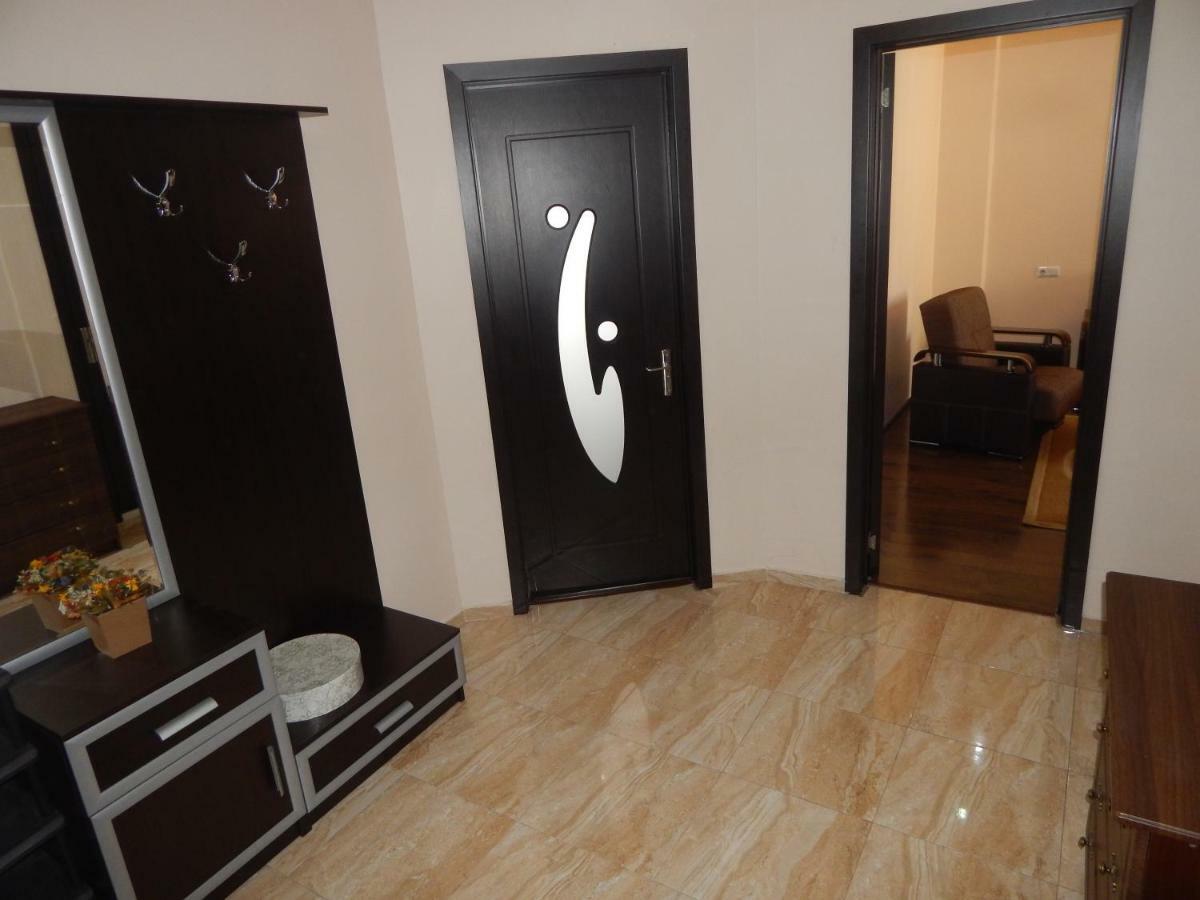 Apartment First Line From Sea บาทูมิ ภายนอก รูปภาพ