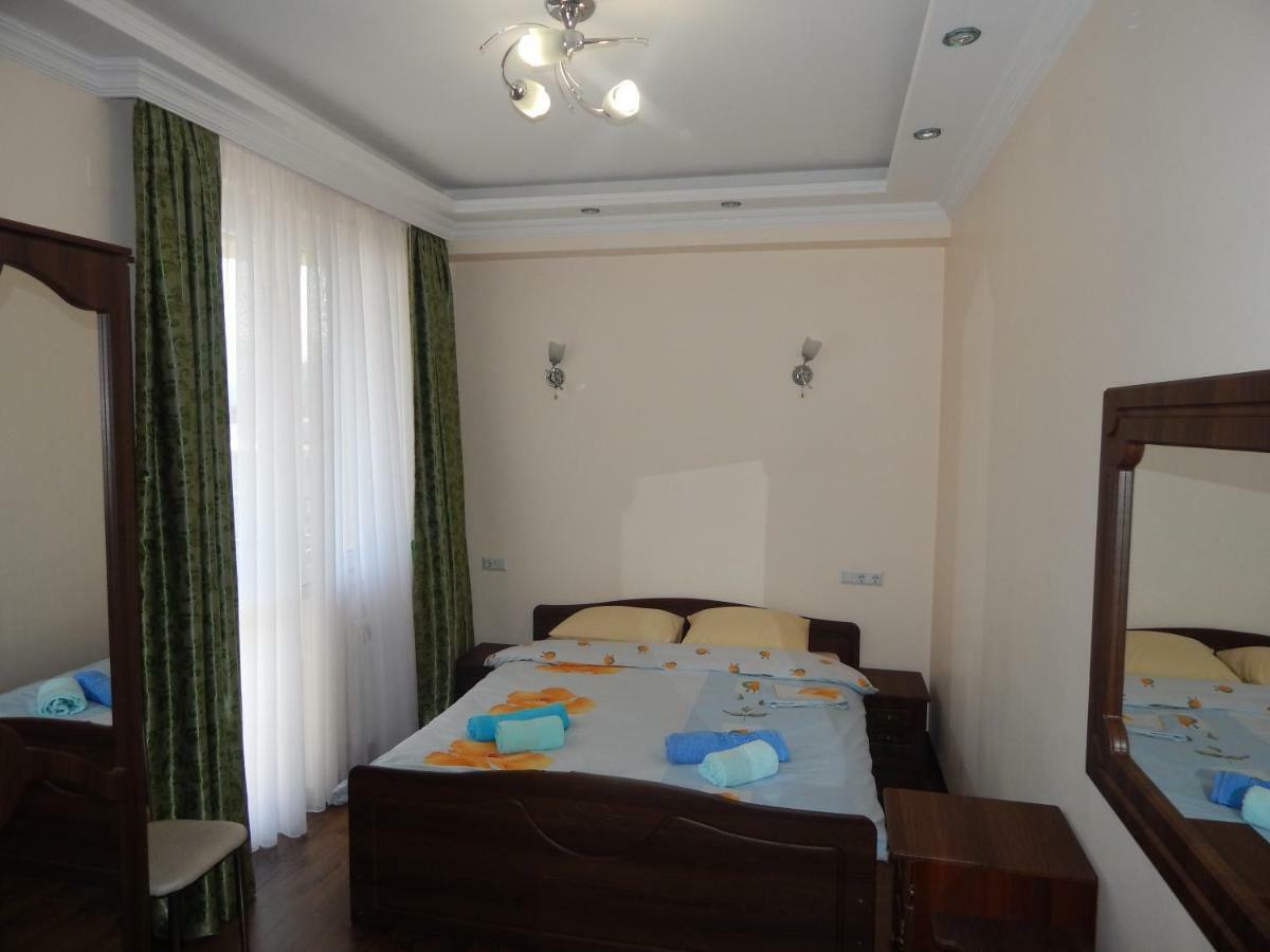Apartment First Line From Sea บาทูมิ ภายนอก รูปภาพ