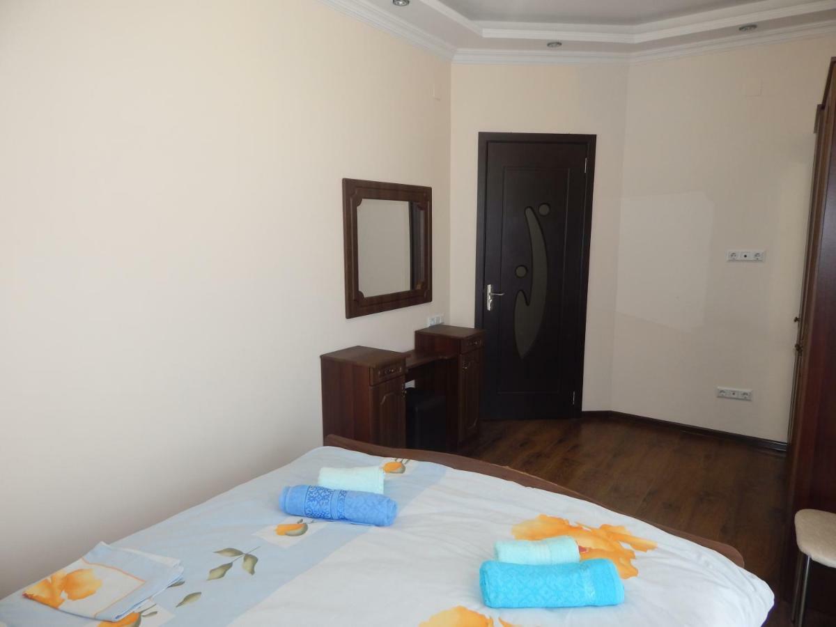 Apartment First Line From Sea บาทูมิ ภายนอก รูปภาพ