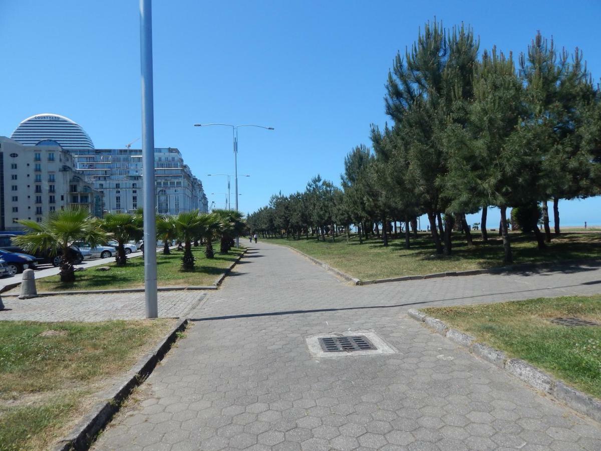 Apartment First Line From Sea บาทูมิ ภายนอก รูปภาพ