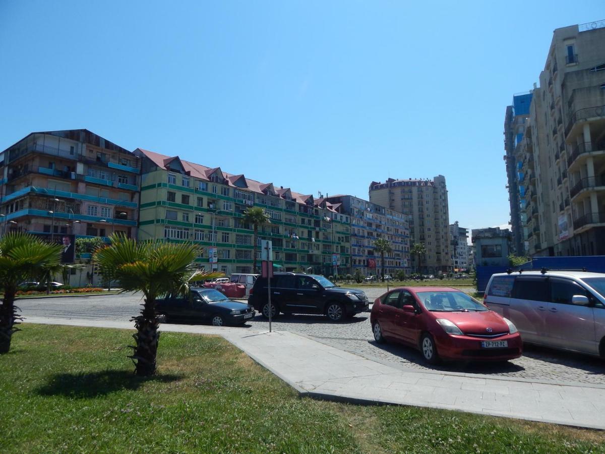 Apartment First Line From Sea บาทูมิ ภายนอก รูปภาพ