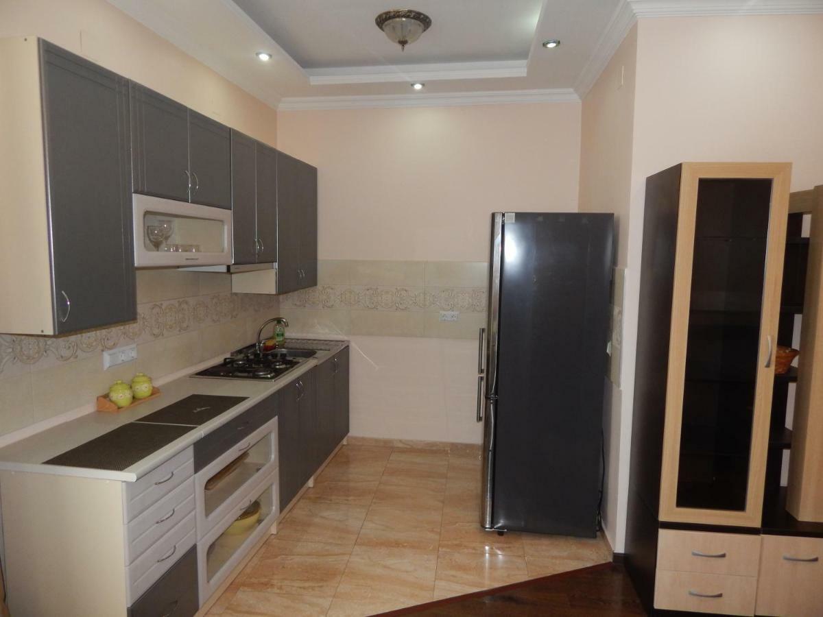 Apartment First Line From Sea บาทูมิ ภายนอก รูปภาพ
