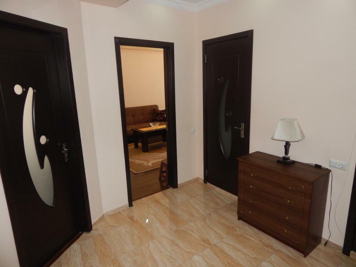 Apartment First Line From Sea บาทูมิ ภายนอก รูปภาพ